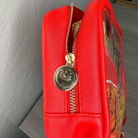 Maruchan Ramen Noodle Soup Beef Flavor Cosmetic Makeup Bag - Picture 2 of 4